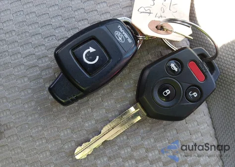 2014 Subaru Forester 2.5I Premium z USA, uszkodzony, nr VIN JF2SJAECXEH452398